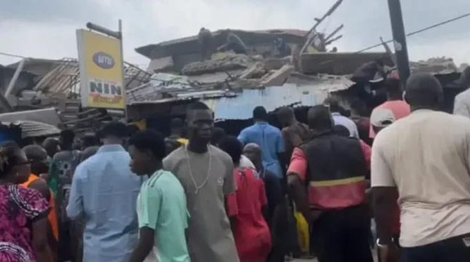 One Killed, Several Trapped as Shopping Complex Collapses in Lagos