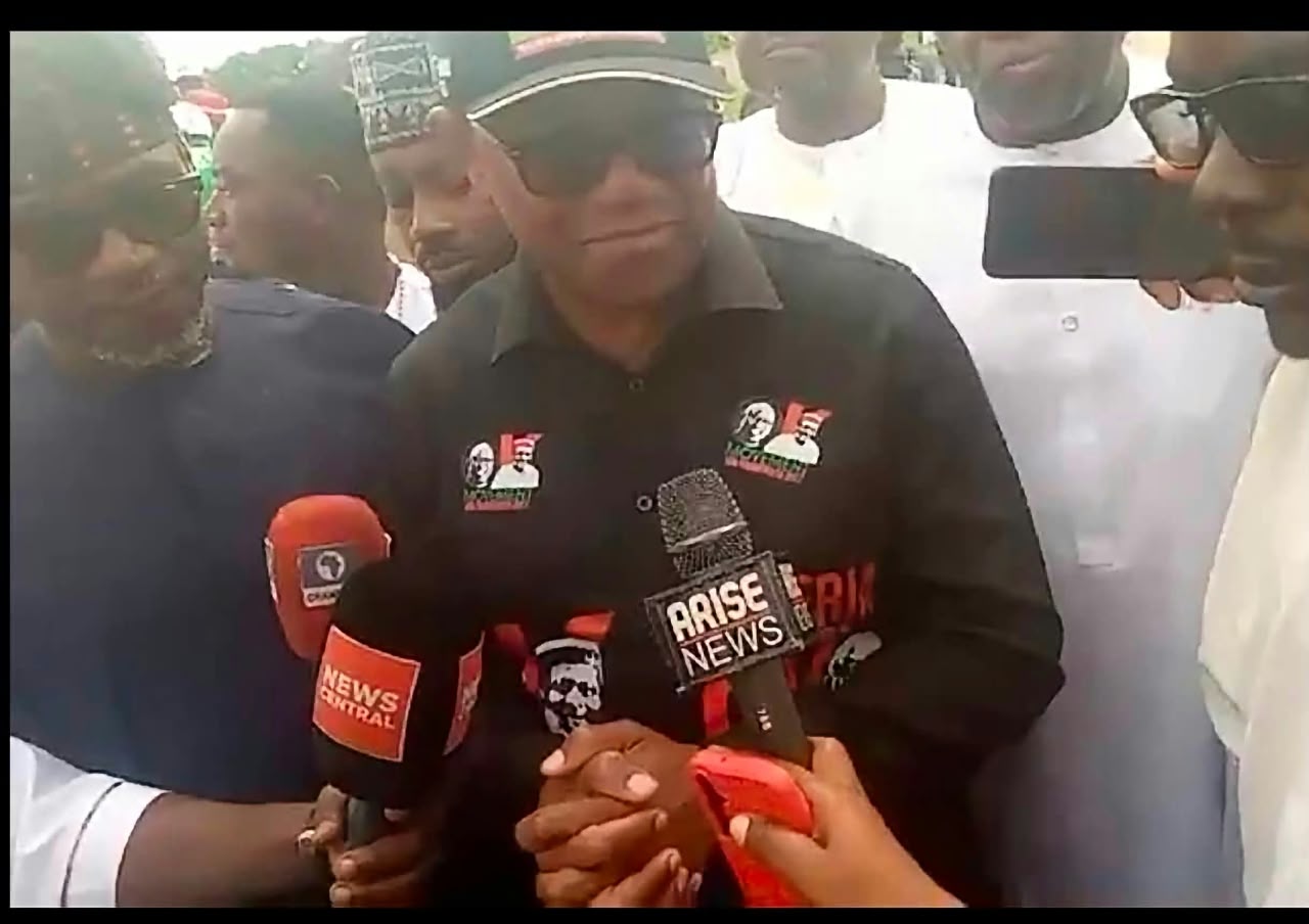 Nigeria Democratic Congress (NDC) presidential candidate, Peter Obi, addressing Journalists during his visit to Benue State on Tuesday