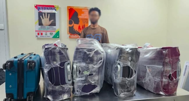 38-year-old businessman, Philip Tunde, arrested by NDLEA with 4.80 kilogrammes of cocaine at the Murtala Muhammed International Airport (MMIA), Lagos