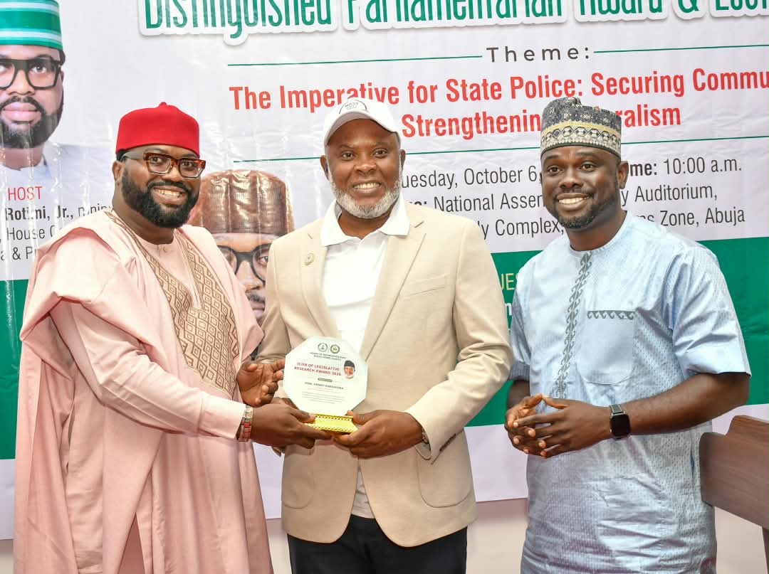 L-R: Chairman of the House Committee on Media and Public Affairs, Akin Rotimi Jr.; Executive Secretary of the National Assembly Library Trust Fund, Hon. Henry Nwawuba; Chairman of the House of Representatives Press Corps, Gboyega Onadiran;at the 2nd Annual Distinguished Parliamentarian Lecture on State Police Bill organised by the House of Representatives Press Corps, in Abuja on Tuesday