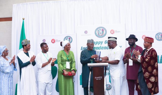 Nigerians in Qatar Honour Yakubu for Improved Consular Services